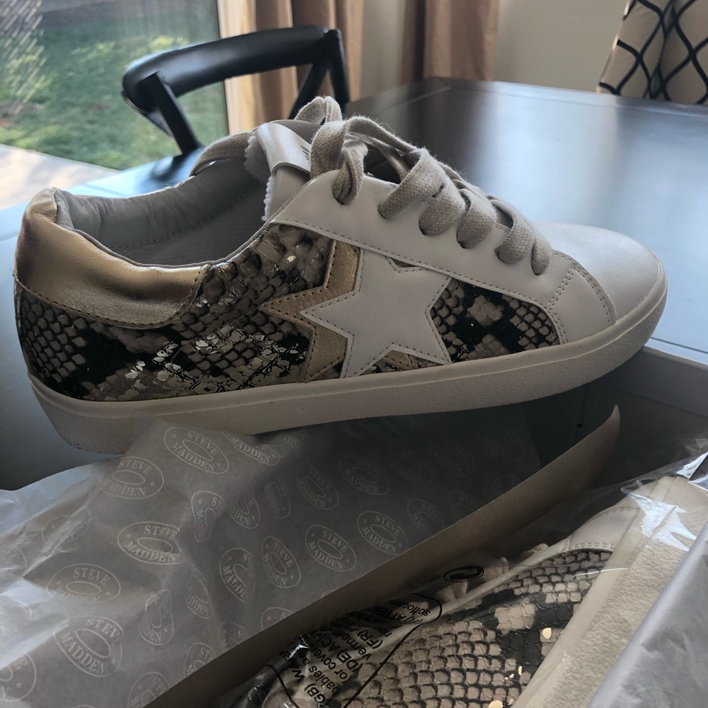Steve Madden Sienna Multi Snake tennis shoes-NEW!